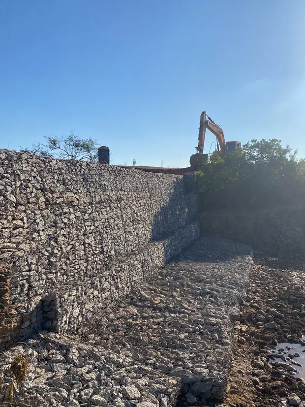 Execução de contenção em gabião — obra executada pela Soleeng