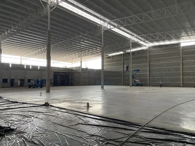Galpão industrial — interior — obra executada pela Soleeng