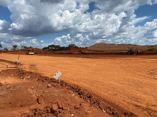 Movimentação de terra — obra executada pela Soleeng